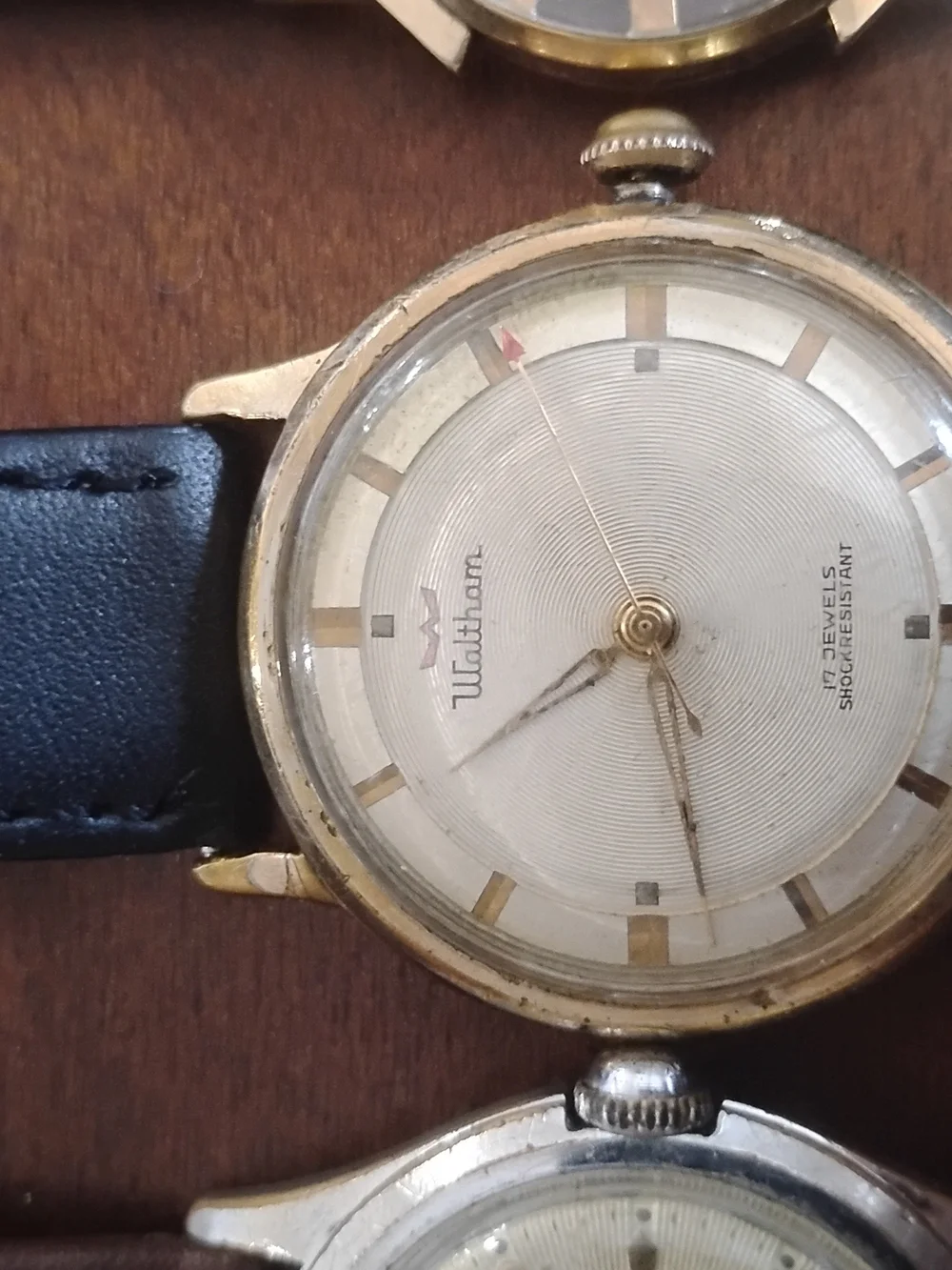 Vintage Men's Leather Strap Wristwatch - Black and Brown Options